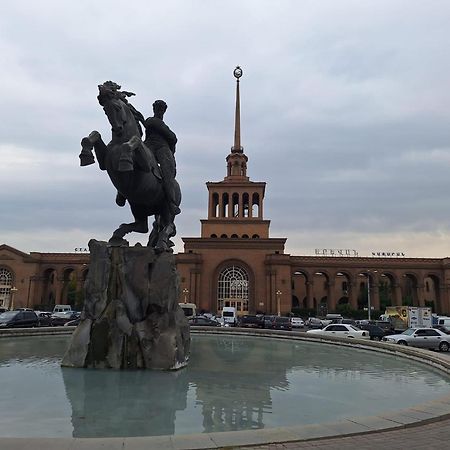 Hero Hostel Yerevan Ngoại thất bức ảnh