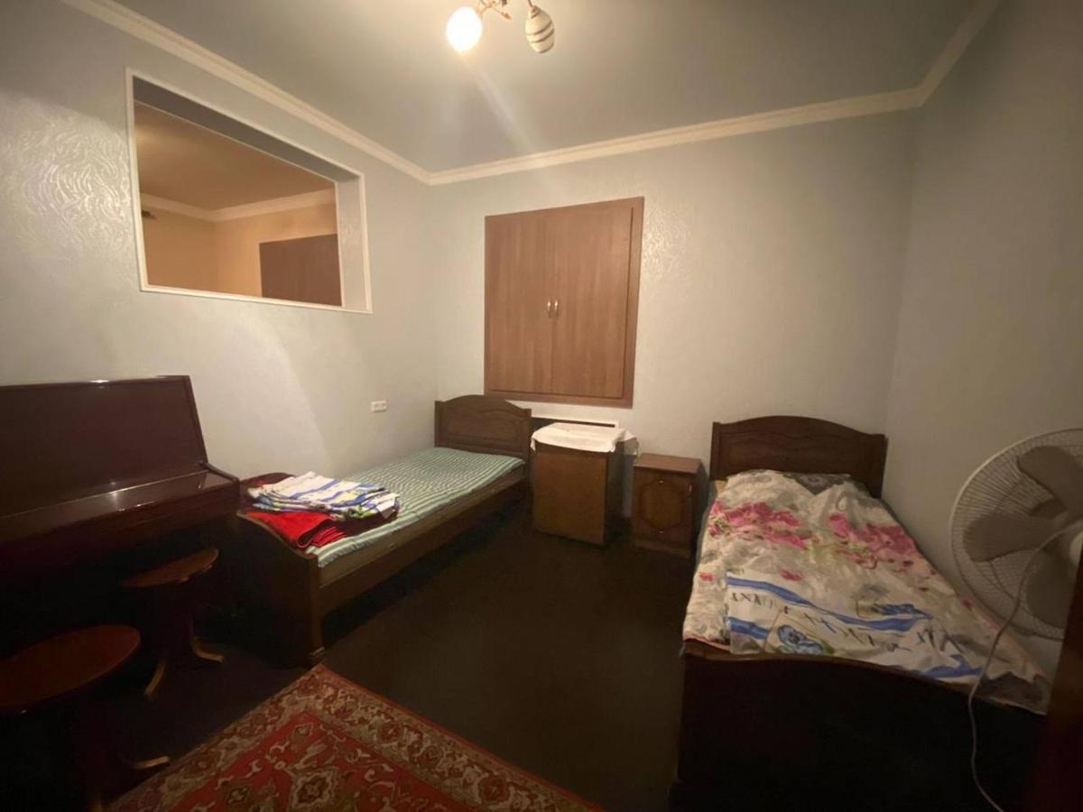 Hero Hostel Yerevan Ngoại thất bức ảnh