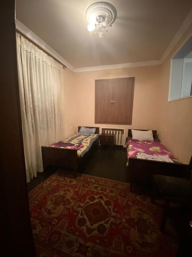 Hero Hostel Yerevan Ngoại thất bức ảnh