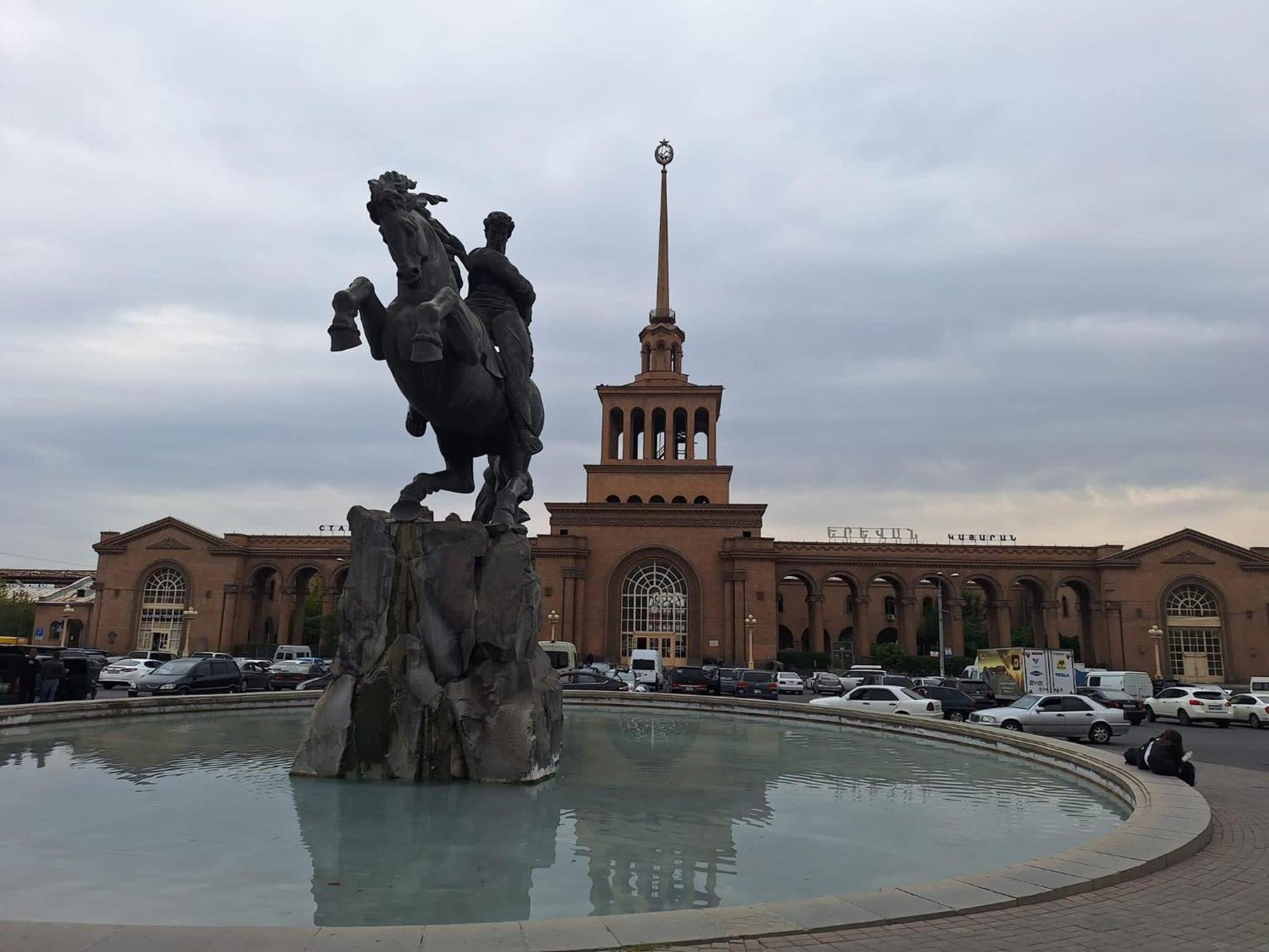 Hero Hostel Yerevan Ngoại thất bức ảnh